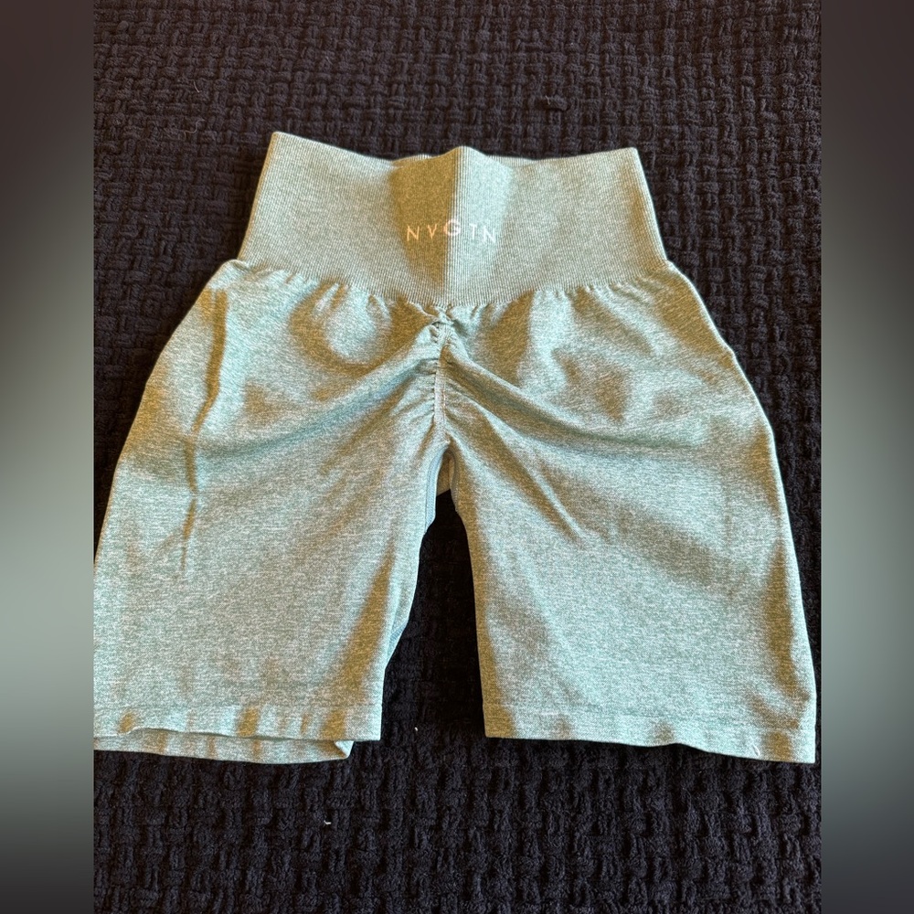 NVGTN SCRUNCH SHORTS